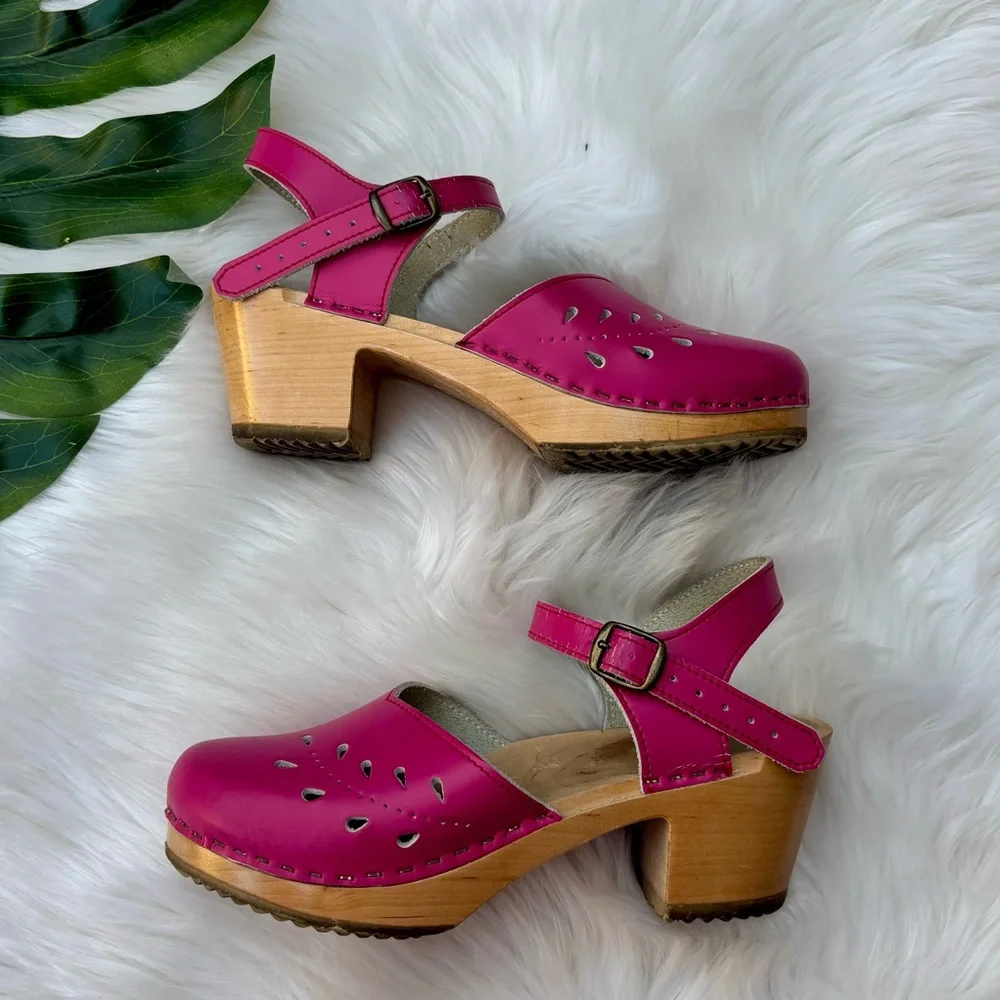 Sven Vollsjo Leaf Punch Clog Ankle Strap Fuchsia - Picture 3 of 10